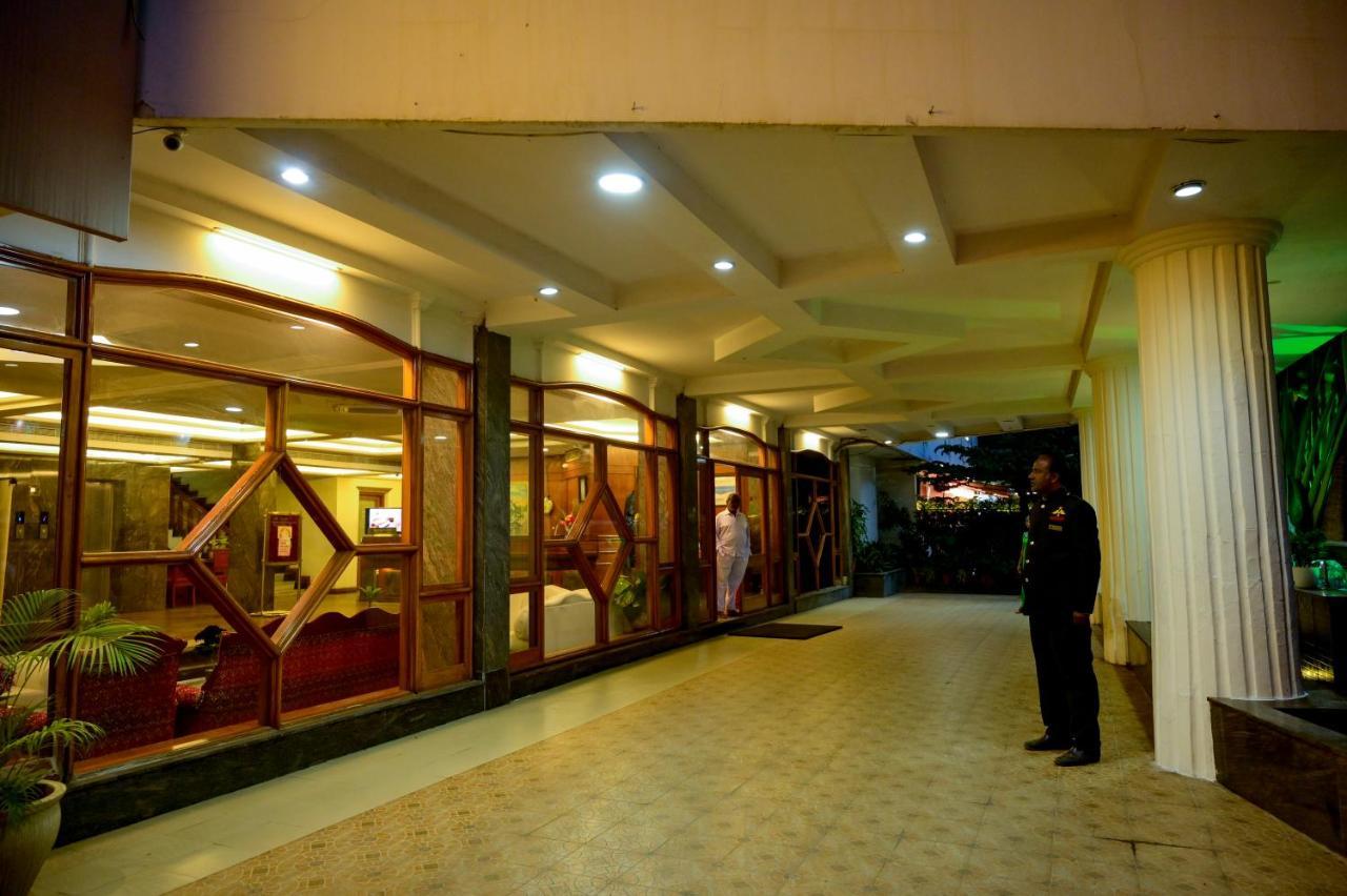 Maya'S Kings Kourt Mysore Extérieur photo
