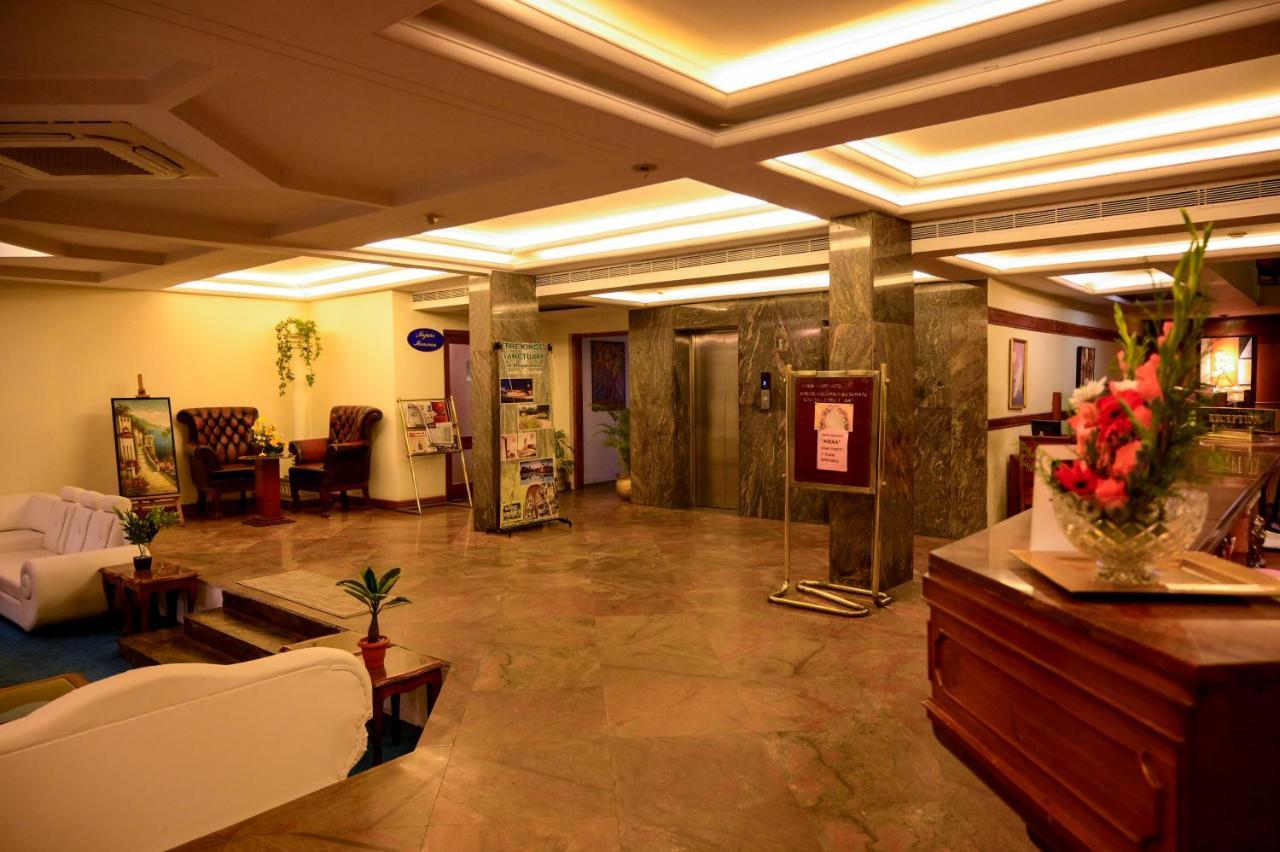 Maya'S Kings Kourt Mysore Extérieur photo