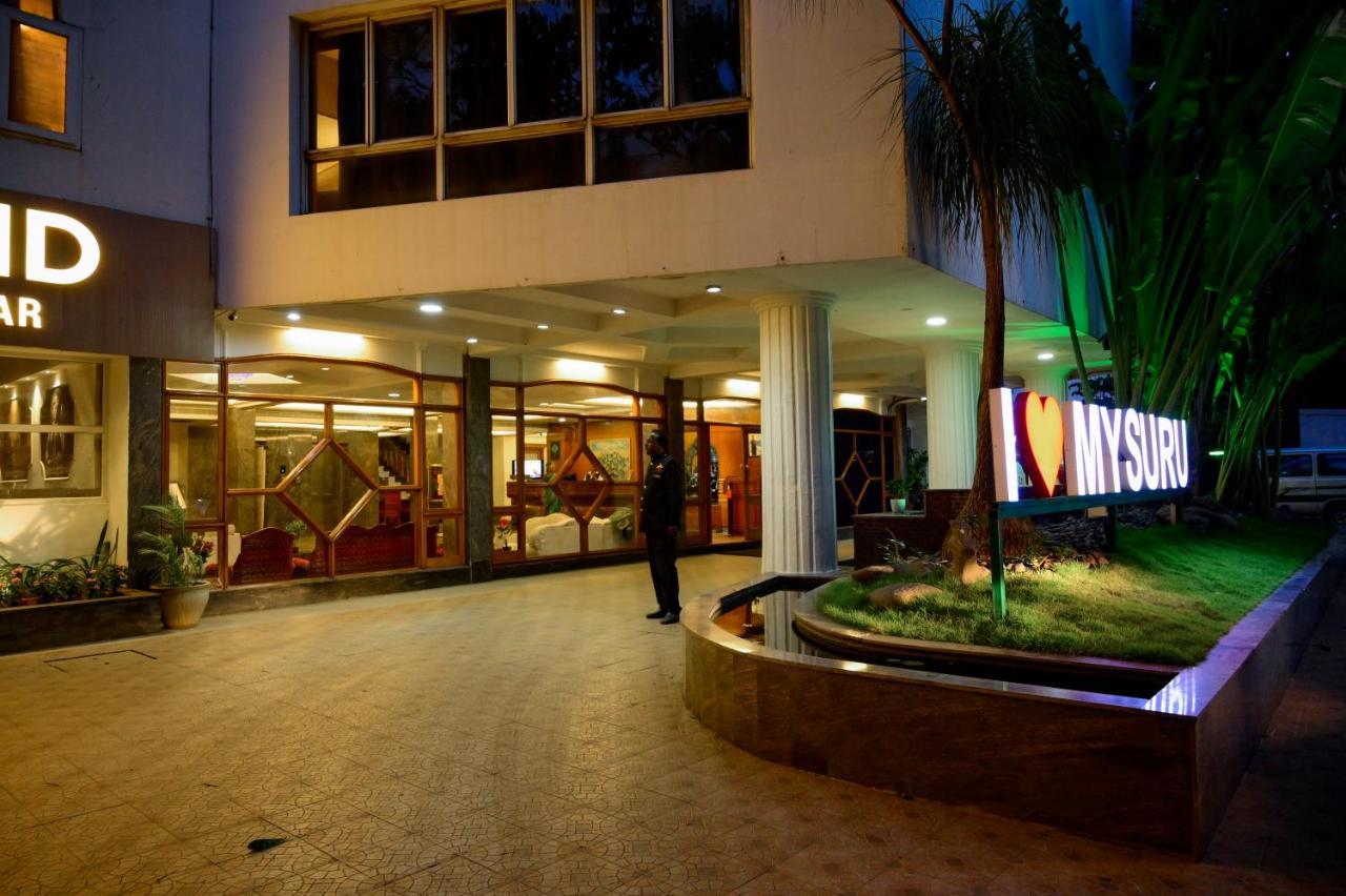 Maya'S Kings Kourt Mysore Extérieur photo