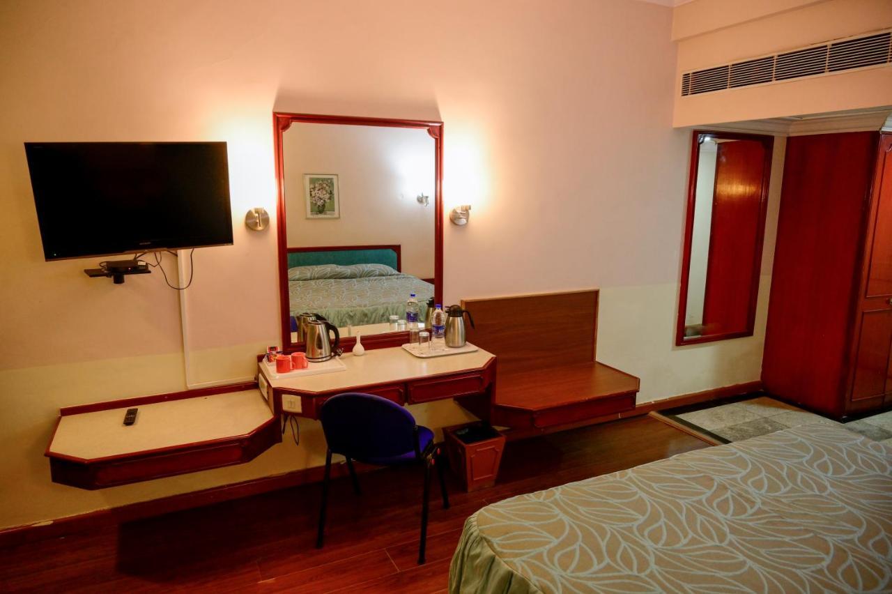 Maya'S Kings Kourt Mysore Extérieur photo