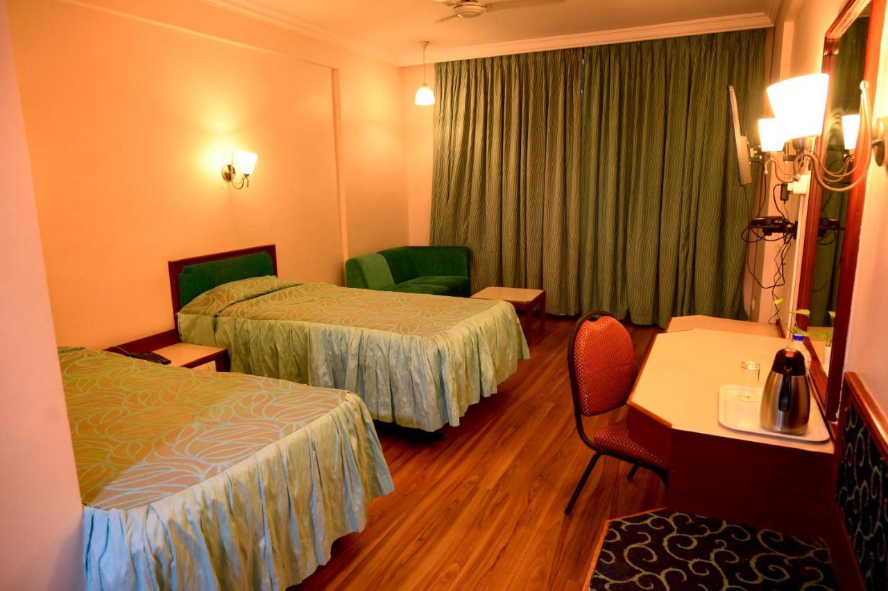 Maya'S Kings Kourt Mysore Extérieur photo