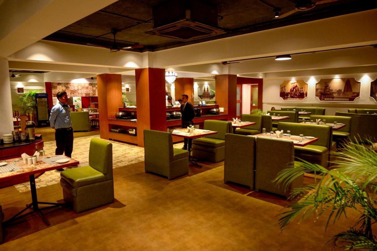 Maya'S Kings Kourt Mysore Extérieur photo