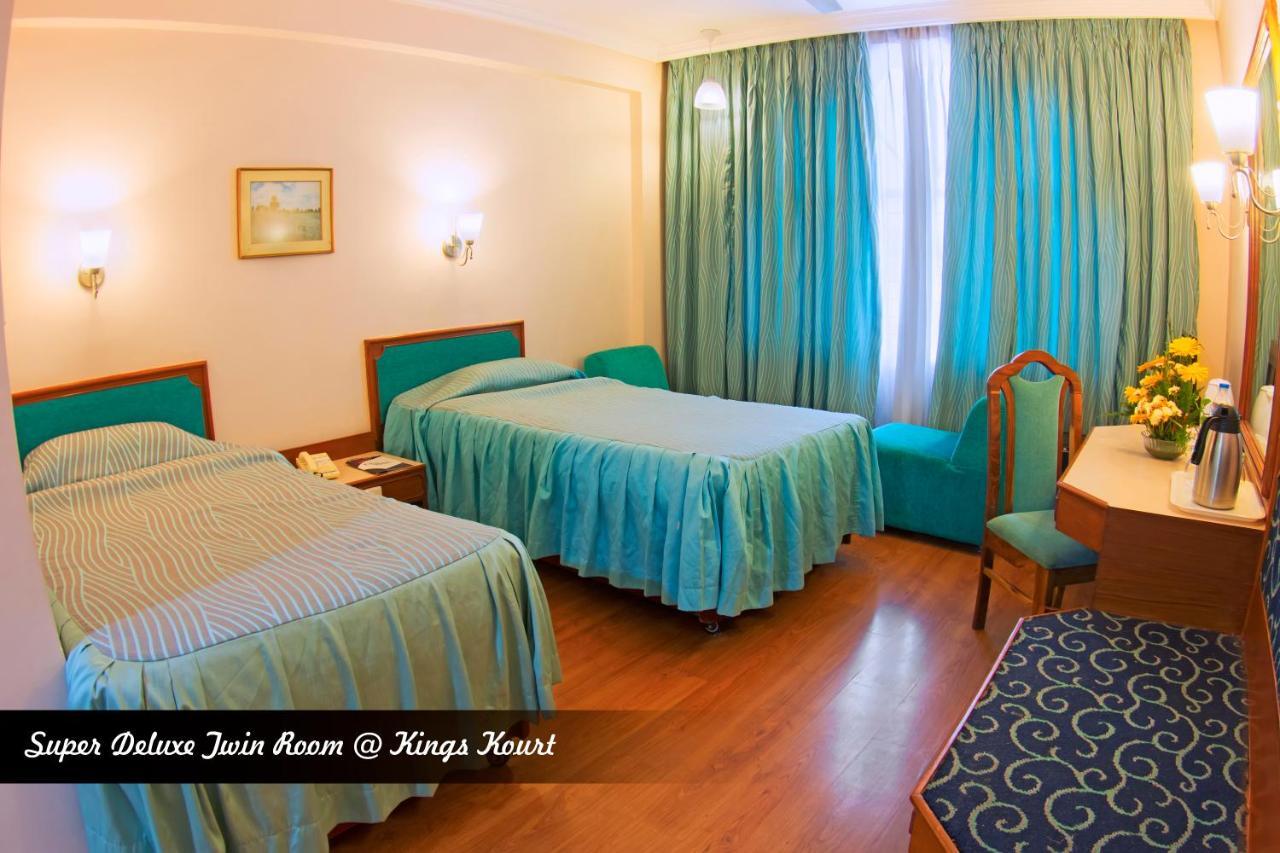 Maya'S Kings Kourt Mysore Extérieur photo